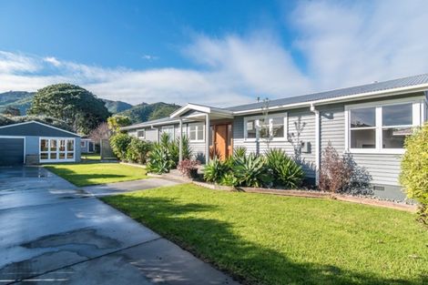Photo of property in 3 Koromiko Road, Waikanae, 5036