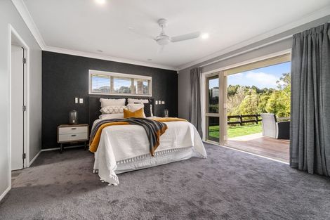 Photo of property in 30 Norman Close, The Gardens, Auckland, 2105