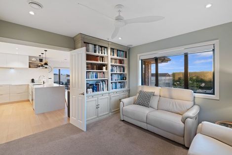 Photo of property in 16 Tokerau Crescent, Pukekohe, 2120