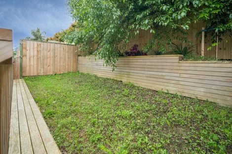Photo of property in 3/11 Rengarenga Rise, Fairview Heights, Auckland, 0632
