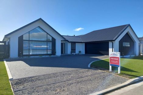 Photo of property in 21 Irvines Track, Halswell, Christchurch, 8025