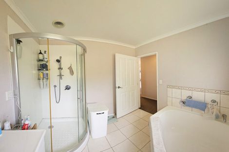 Photo of property in 93a Taylor Terrace, Tawa, Wellington, 5028