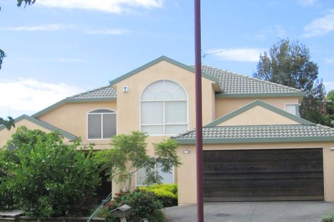 Photo of property in 16 Margaret Henry Crescent, Oteha, Auckland, 0632