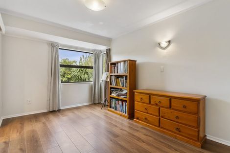 Photo of property in 2/18 Noeleen Street, Glenfield, Auckland, 0629