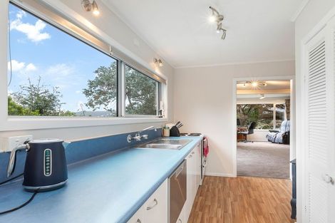 Photo of property in 14 Grays Road, Plimmerton, Porirua, 5026