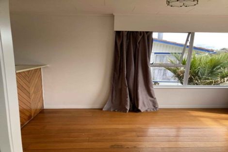 Photo of property in 111 Farquhar Road, Glendene, Auckland, 0602