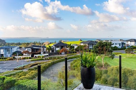 Photo of property in 9 Coastview Lane, Long Bay, Auckland, 0630