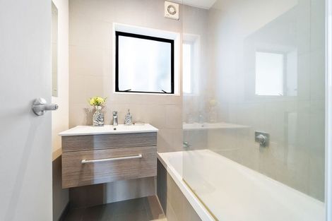 Photo of property in 2/97 Matipo Road, Mairangi Bay, Auckland, 0630