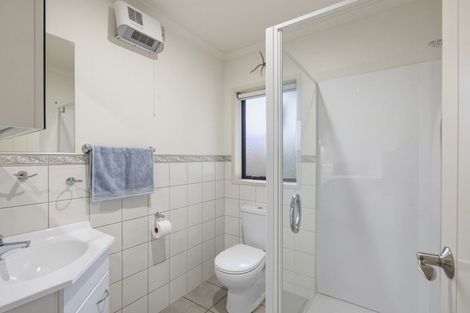 Photo of property in 53 Pohutukawa Drive, Levin, 5571