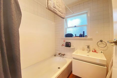 Photo of property in 33 Orion Place, Hillcrest, Auckland, 0627