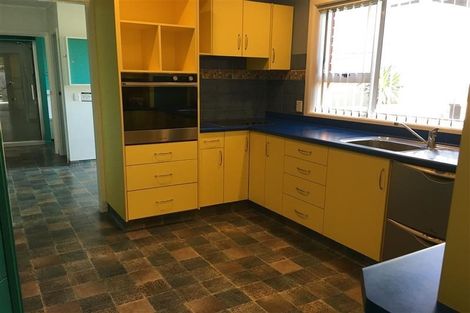 Photo of property in 10 Cumberland Street, Merrilands, New Plymouth, 4312