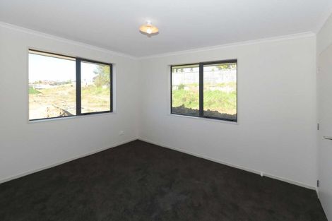 Photo of property in 16 Max Landing, Grandview Heights, Hamilton, 3200