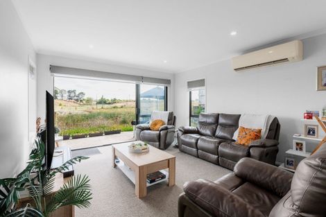 Photo of property in 2/46 North Ridge Drive, Rototuna North, Hamilton, 3281