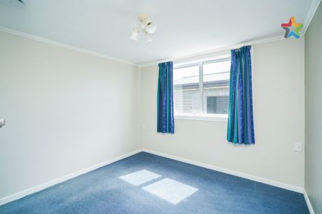 Photo of property in 30 Kilmarnock Street, Wallacetown, 9816