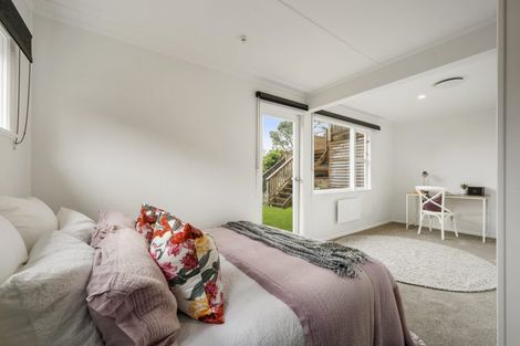 Photo of property in 83 Beazley Avenue, Paparangi, Wellington, 6037