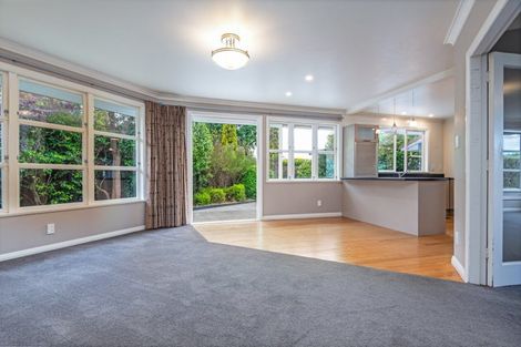 Photo of property in 12 Wigan Place, Hokowhitu, Palmerston North, 4410
