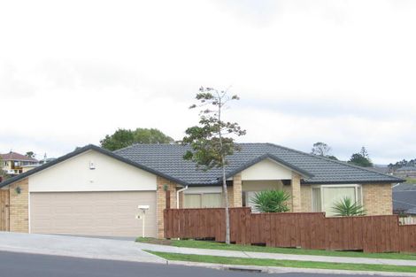 Photo of property in 6 Lake Panorama Drive, Henderson, Auckland, 0612