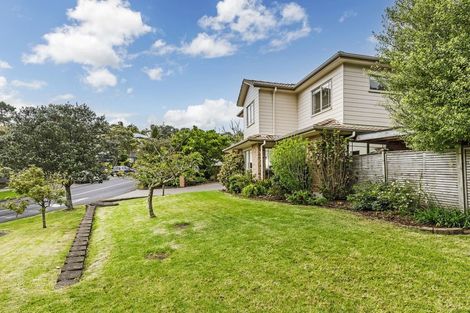 Photo of property in 1 Landvale Court, Browns Bay, Auckland, 0630