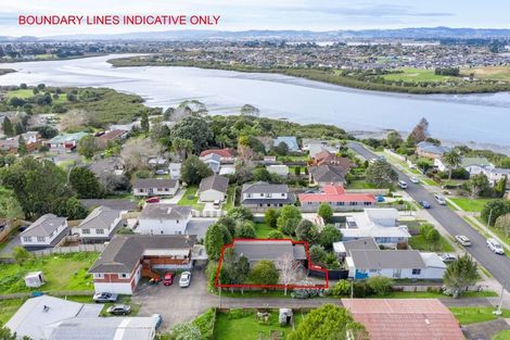 Photo of property in 2/26 Estuary Road, Weymouth, Auckland, 2103
