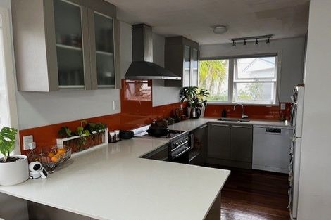 Photo of property in 41b Vera Road, Te Atatu South, Auckland, 0610