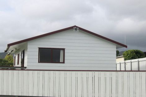 Photo of property in 8 Shaftesbury Grove, Stokes Valley, Lower Hutt, 5019