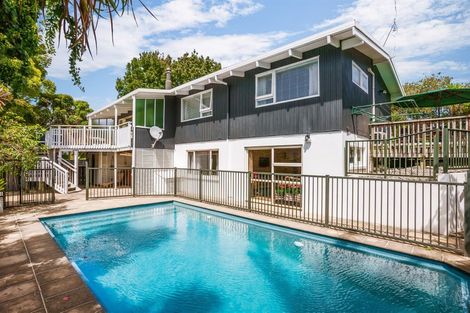 Photo of property in 2 Manaia Place, Mairangi Bay, Auckland, 0630