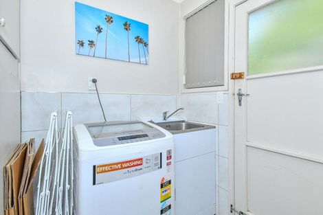 Photo of property in 2/1 Plunket Avenue, Papatoetoe, Auckland, 2104