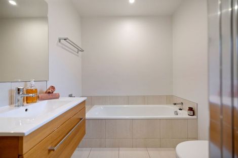 Photo of property in 42 Sylvan Street, Lake Hayes, Queenstown, 9304