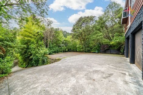 Photo of property in 498 Stokes Valley Road, Stokes Valley, Lower Hutt, 5019