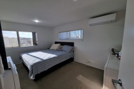Photo of property in 26 Brashier Circle, Sunnyvale, Auckland, 0612