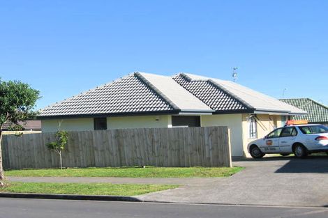 Photo of property in 17 Robin Brooke Drive, Flat Bush, Auckland, 2019