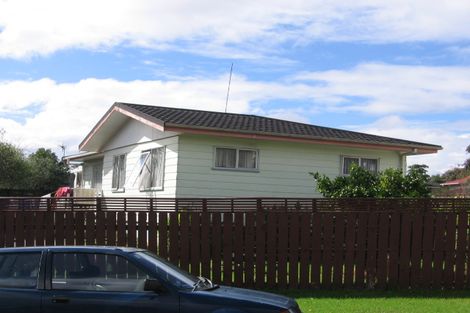 Photo of property in 6 Styca Place, Sunnyvale, Auckland, 0612