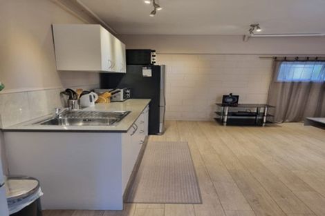 Photo of property in 1/17 Beulah Avenue, Rothesay Bay, Auckland, 0630