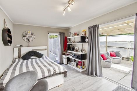 Photo of property in 19 Mellsop Avenue, Waiuku, 2123