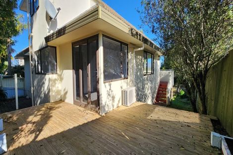 Photo of property in 2/3a Richards Avenue, Forrest Hill, Auckland, 0620