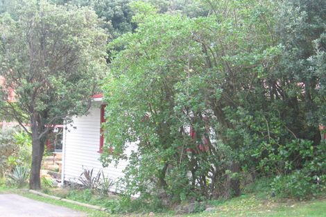 Photo of property in 240 Houghton Bay Road, Houghton Bay, Wellington, 6023