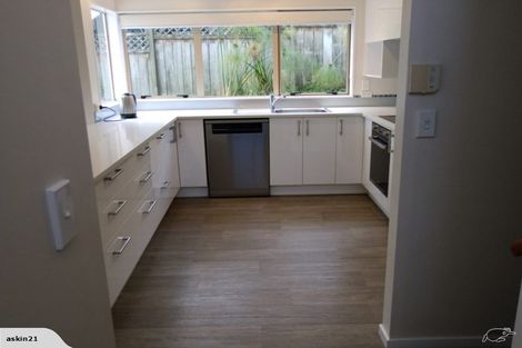 Photo of property in 21 Redfern Lane, Glenfield, Auckland, 0629