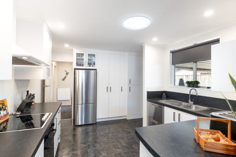 Photo of property in 5a Fremont Grove, Totara Park, Upper Hutt, 5018