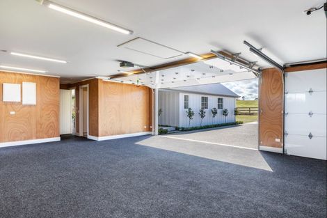 Photo of property in 5 Lens Way, Acacia Bay, Taupo, 3385