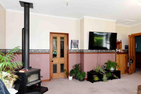Photo of property in 66 Timaru Road, Waimate, 7924