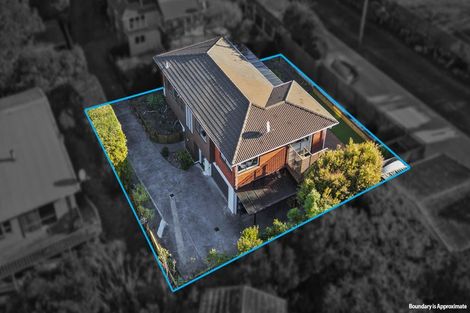 Photo of property in 2/20 Beach Road, Mellons Bay, Auckland, 2014