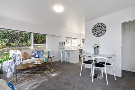 Photo of property in 2/12a Ondine Place, Glenfield, Auckland, 0629