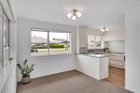 Photo of property in 1/4 French Street, Moturoa, New Plymouth, 4310
