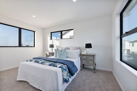 Photo of property in 18b Mackenzie Street, Te Atatu South, Auckland, 0610