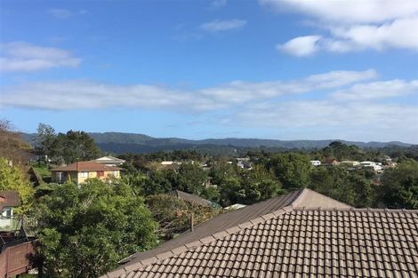 Photo of property in 28 Adam Sunde Place, Glen Eden, Auckland, 0602