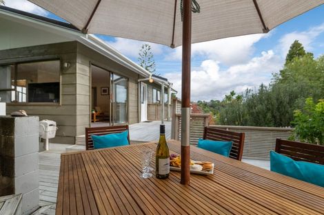 Photo of property in 2/13 Newstead Avenue, Browns Bay, Auckland, 0632