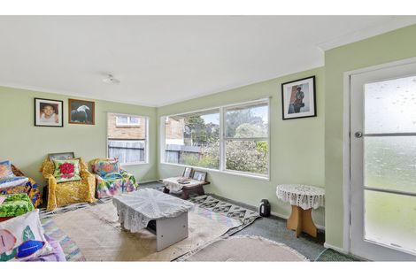 Photo of property in 9 Gregg Place, Sunnyvale, Auckland, 0612