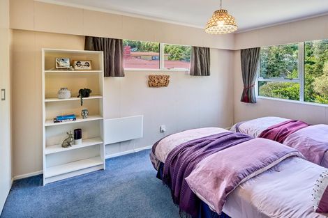 Photo of property in 7 Tui Terrace, Tawa, Wellington, 5028