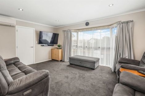 Photo of property in 166 Mark Avenue, Grenada Village, Wellington, 6037