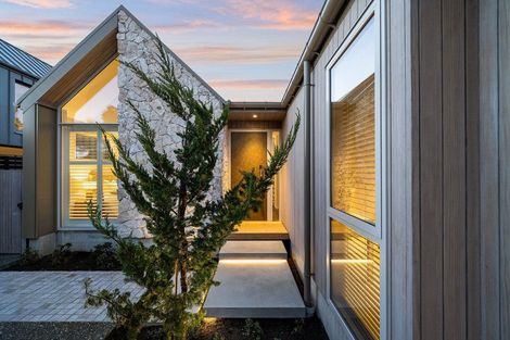 Photo of property in 2/183 Weston Road, St Albans, Christchurch, 8052